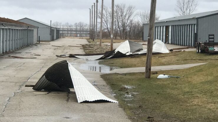 Elkhorn tornado damage